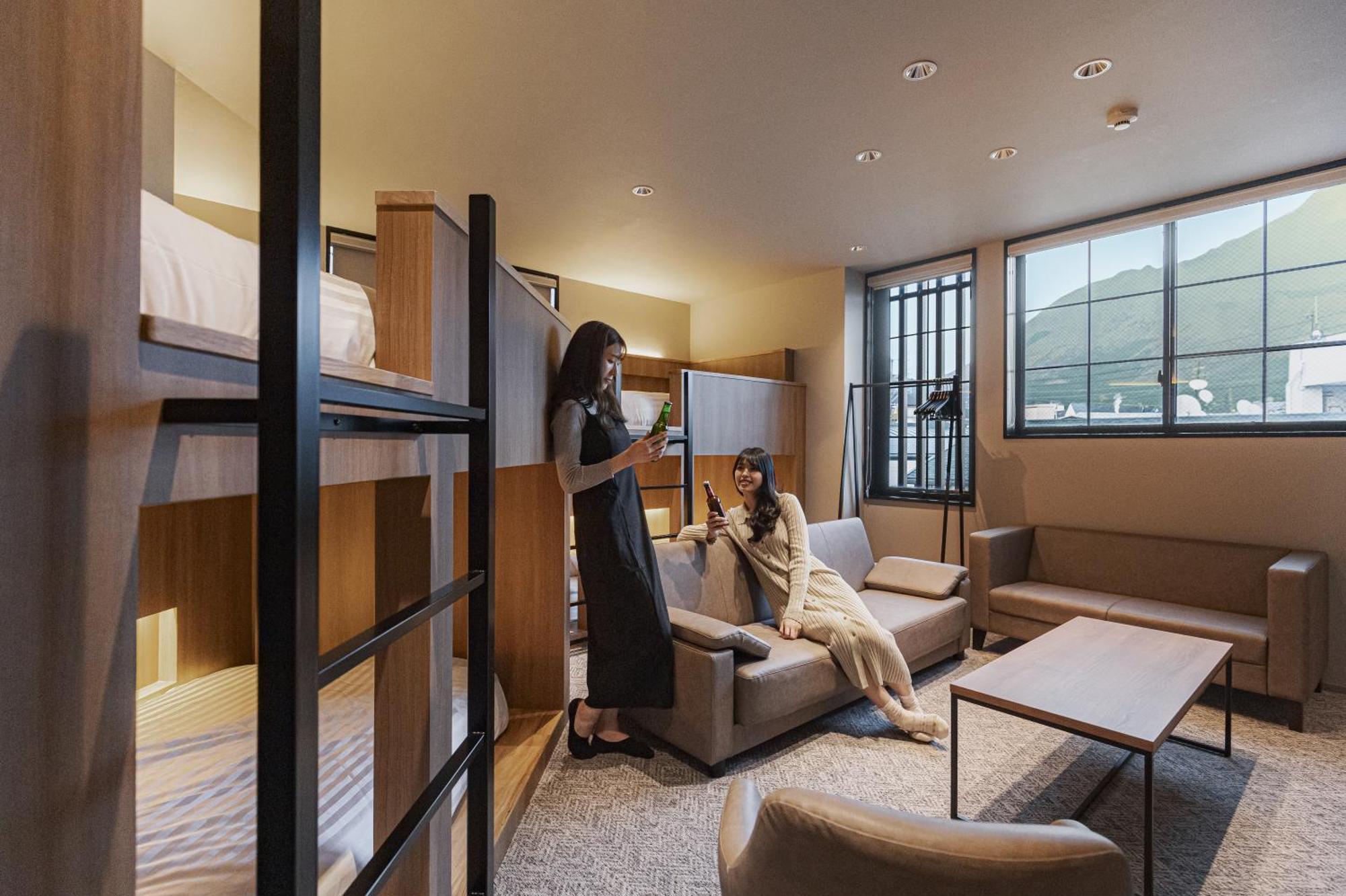 Gems Yufuin Hotel And Spa Cafe Bar Rom bilde